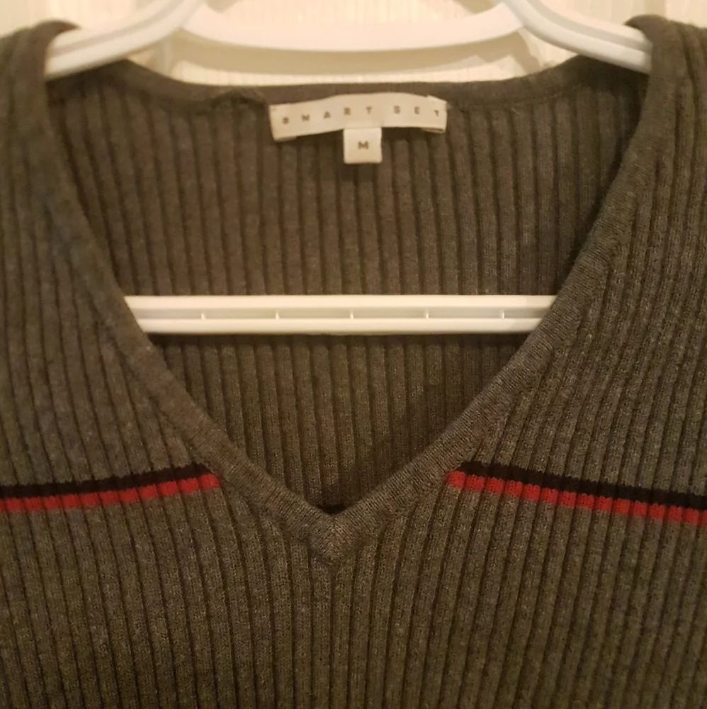 👚 Smart Set V-Neck Striped Bodycon Top - Picture 4 of 6